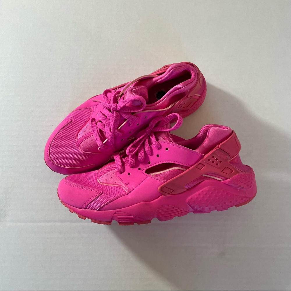 Nike Huarache Run GS Shoe Sz Youth 7 Womens 8 Laser Fuchsia Hot Pink Sneaker
